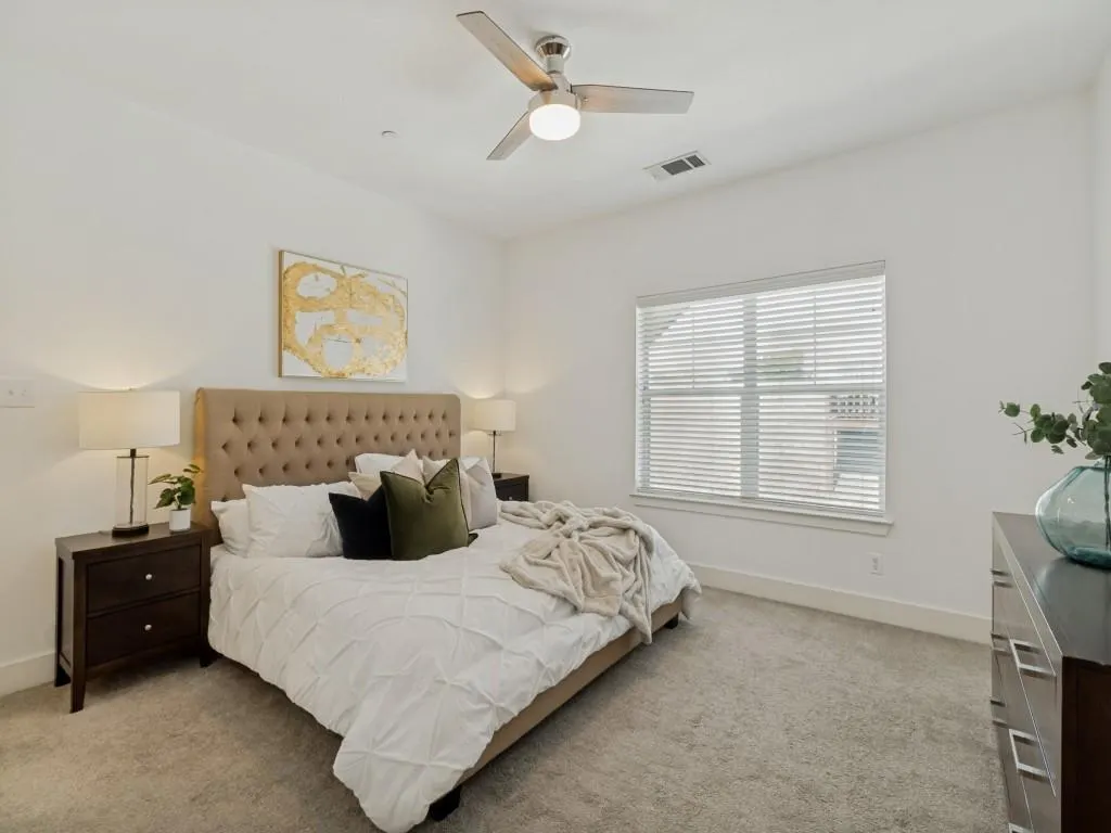 5743 Prospect Avenue #102