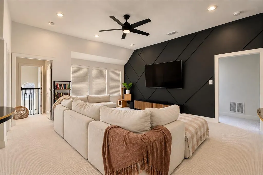 1255 Timber Lane