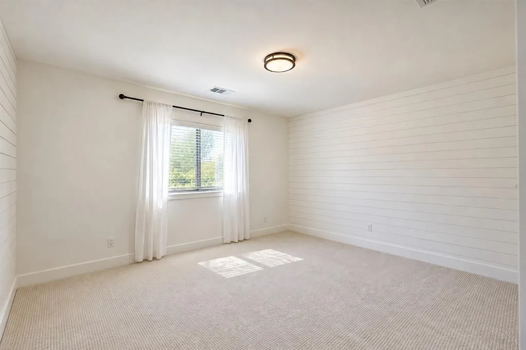 1255 Timber Lane