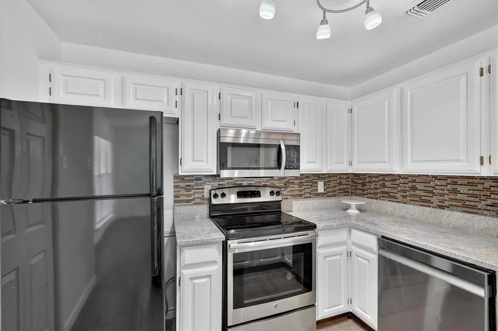 12660 Hillcrest Road #5204