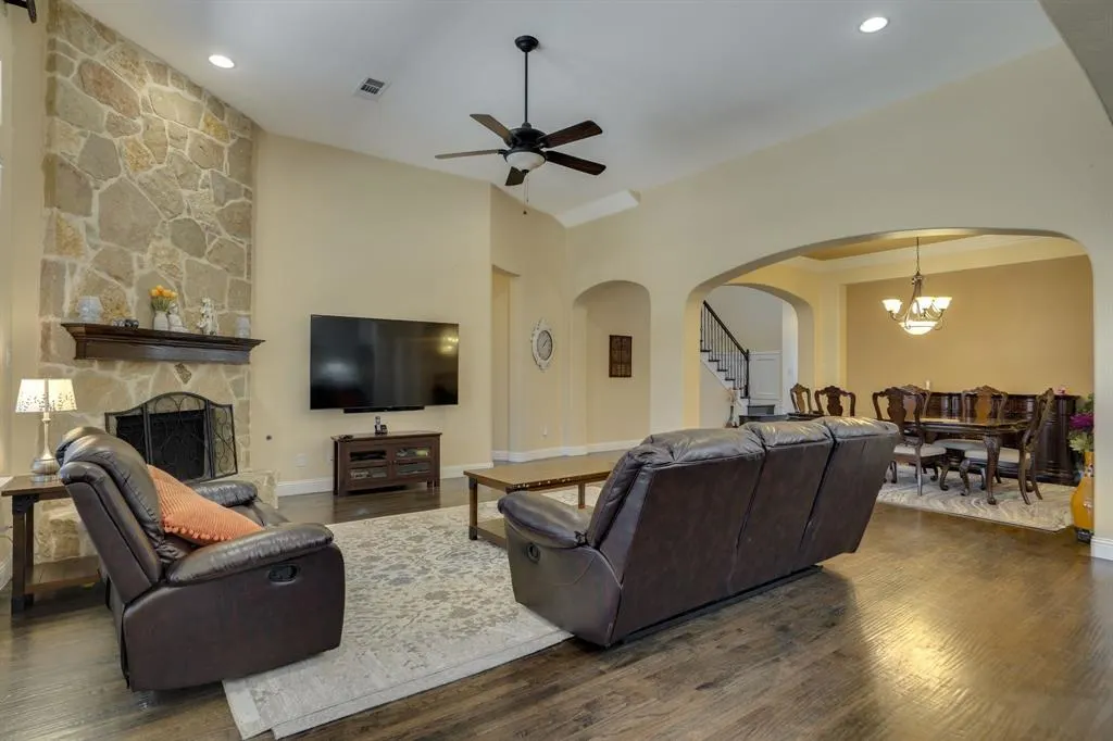 1604 Woodrose Court