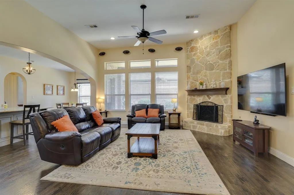 1604 Woodrose Court
