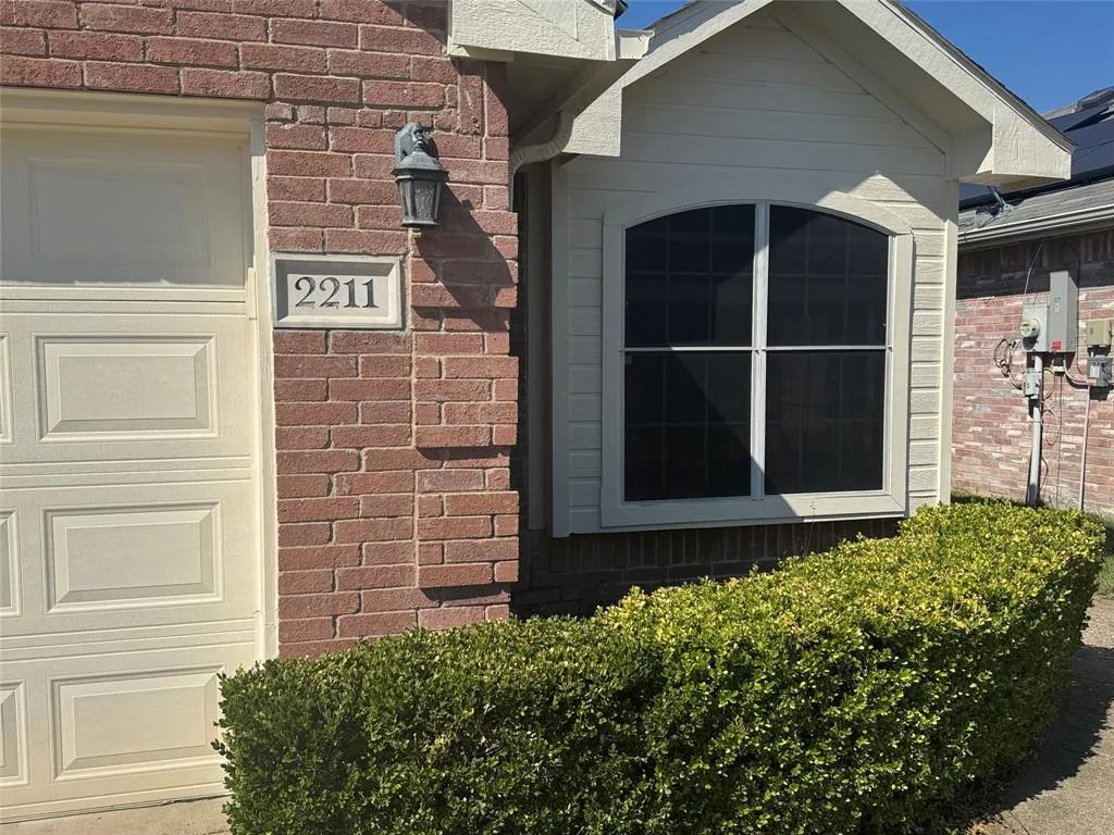 2211 Brookview Drive
