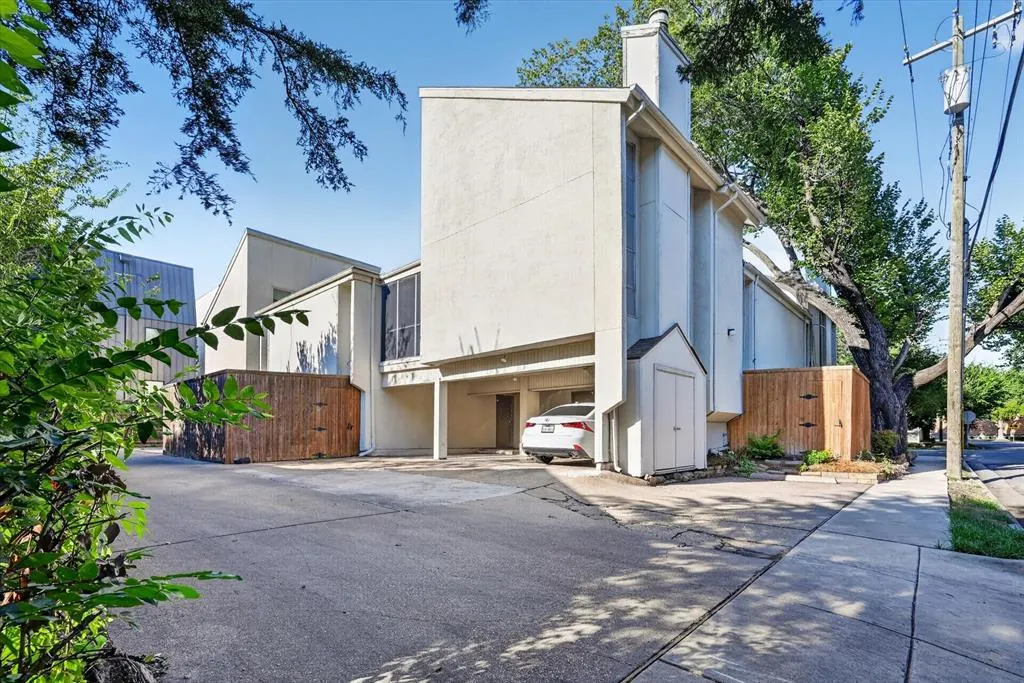 4003 Gilbert Avenue #7
