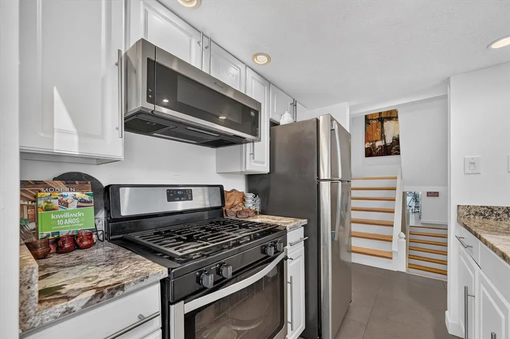 4003 Gilbert Avenue #7