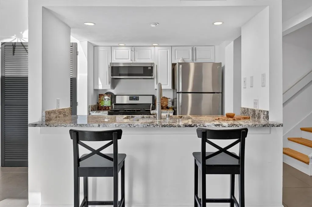 4003 Gilbert Avenue #7