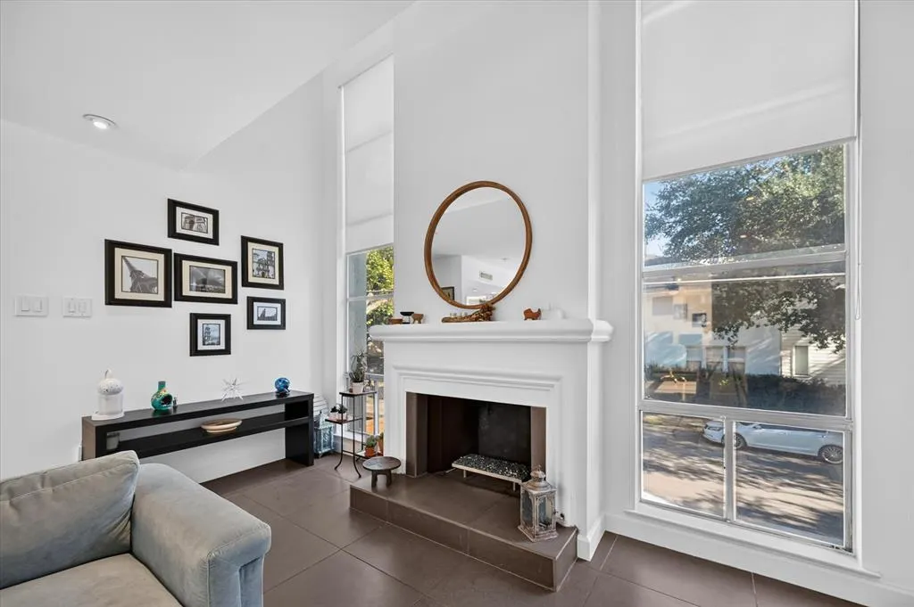 4003 Gilbert Avenue #7