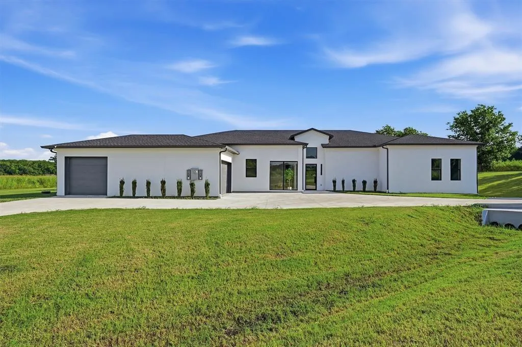 2284 County 2222 Road