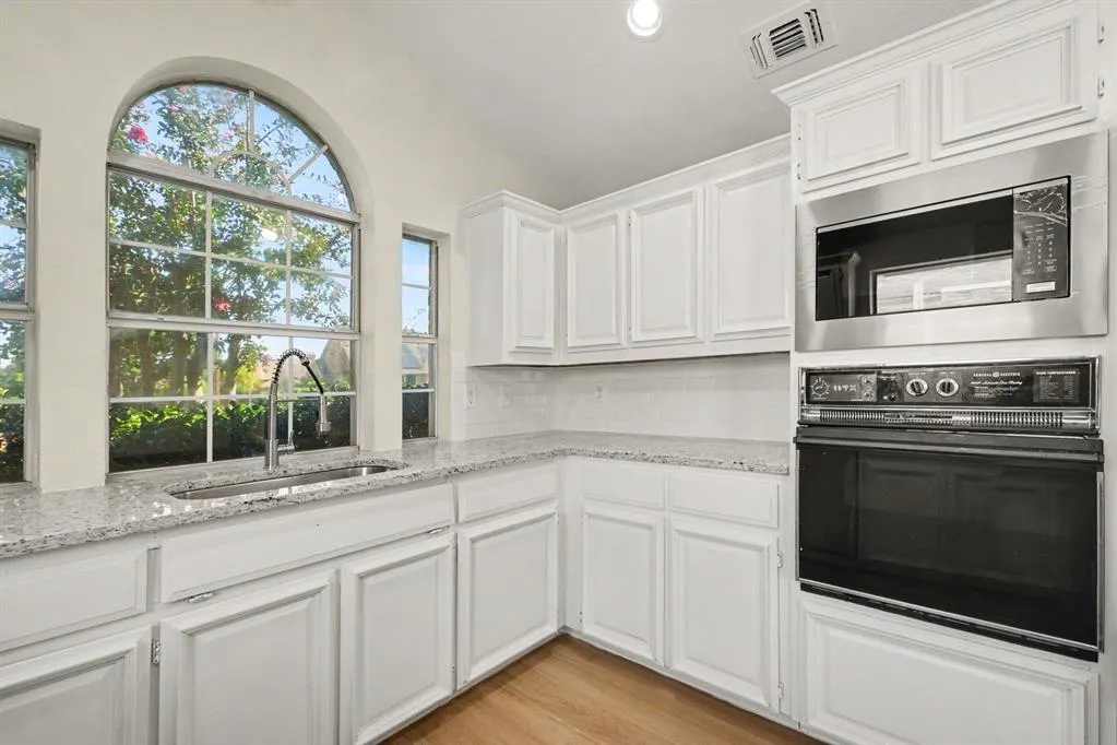 6505 Mission Ridge Road