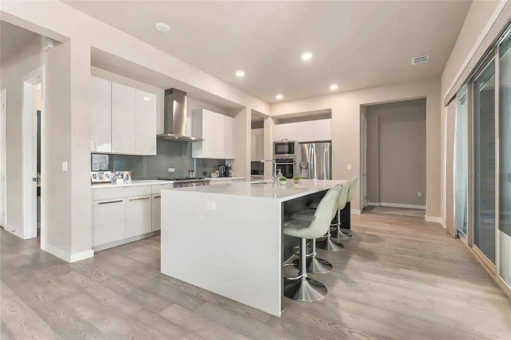 609 Lismore Drive
