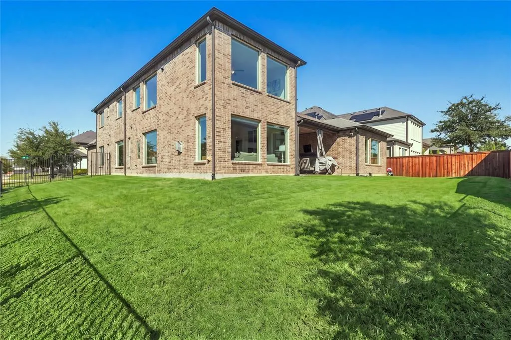 609 Lismore Drive