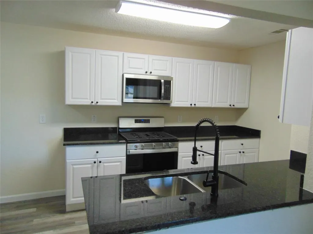 1741 Oak Hill Circle