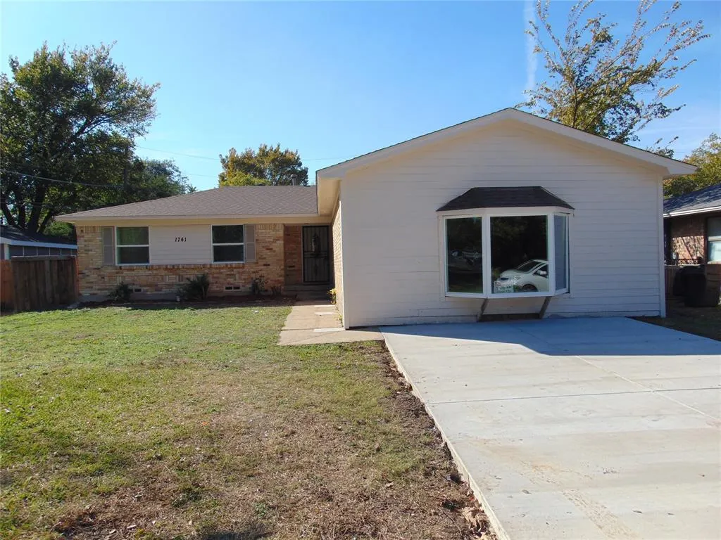 1741 Oak Hill Circle