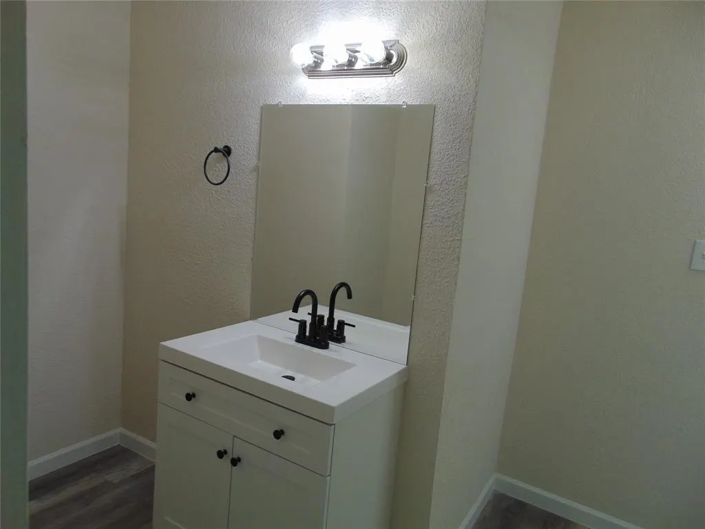 1741 Oak Hill Circle