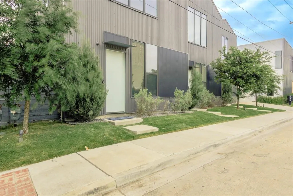 1504 Burlew Street #101