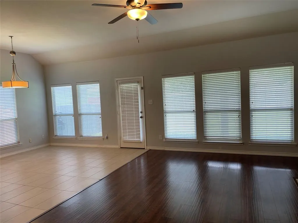 1208 Lazy Lane