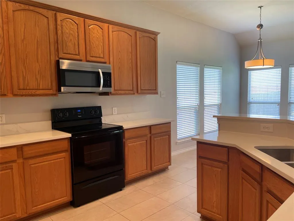 1208 Lazy Lane