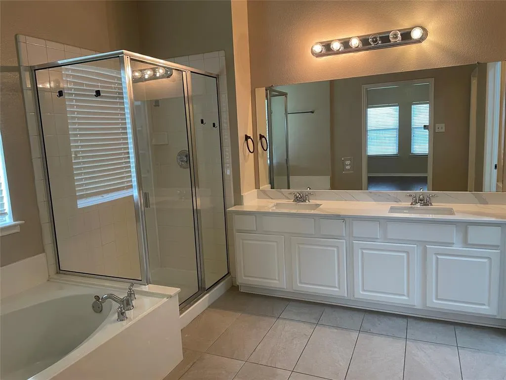 1208 Lazy Lane