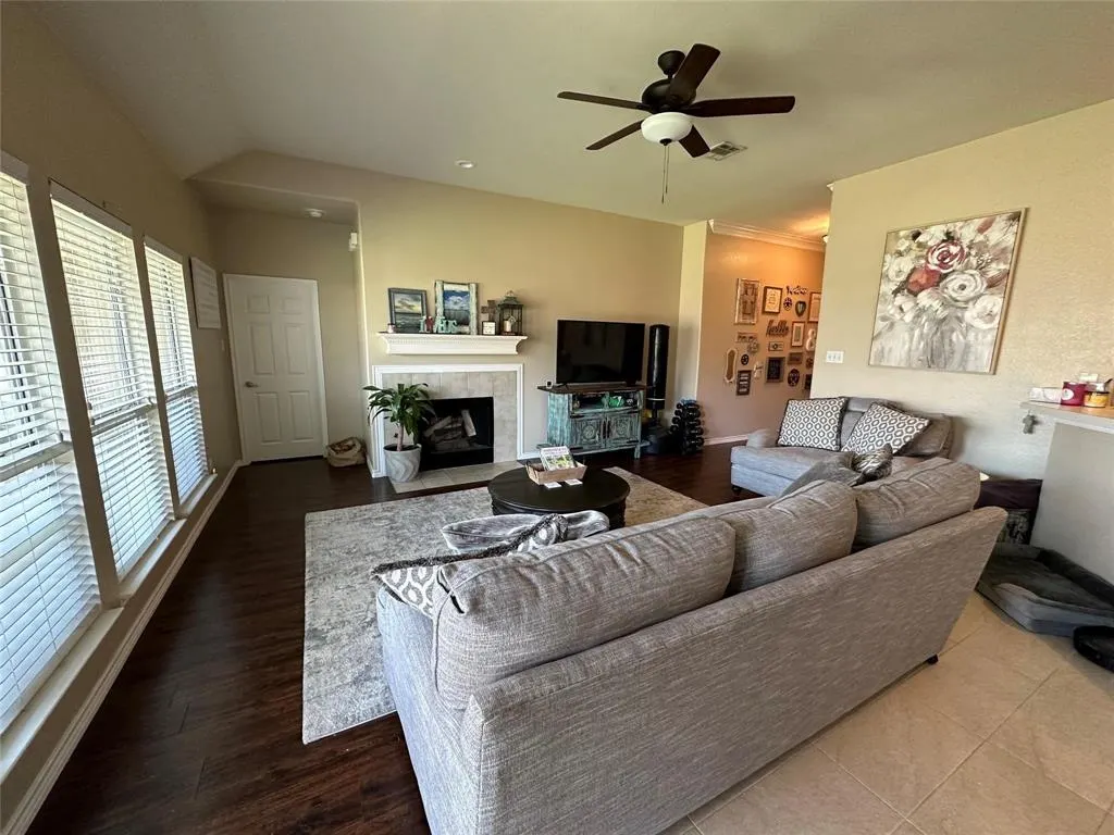 1208 Lazy Lane