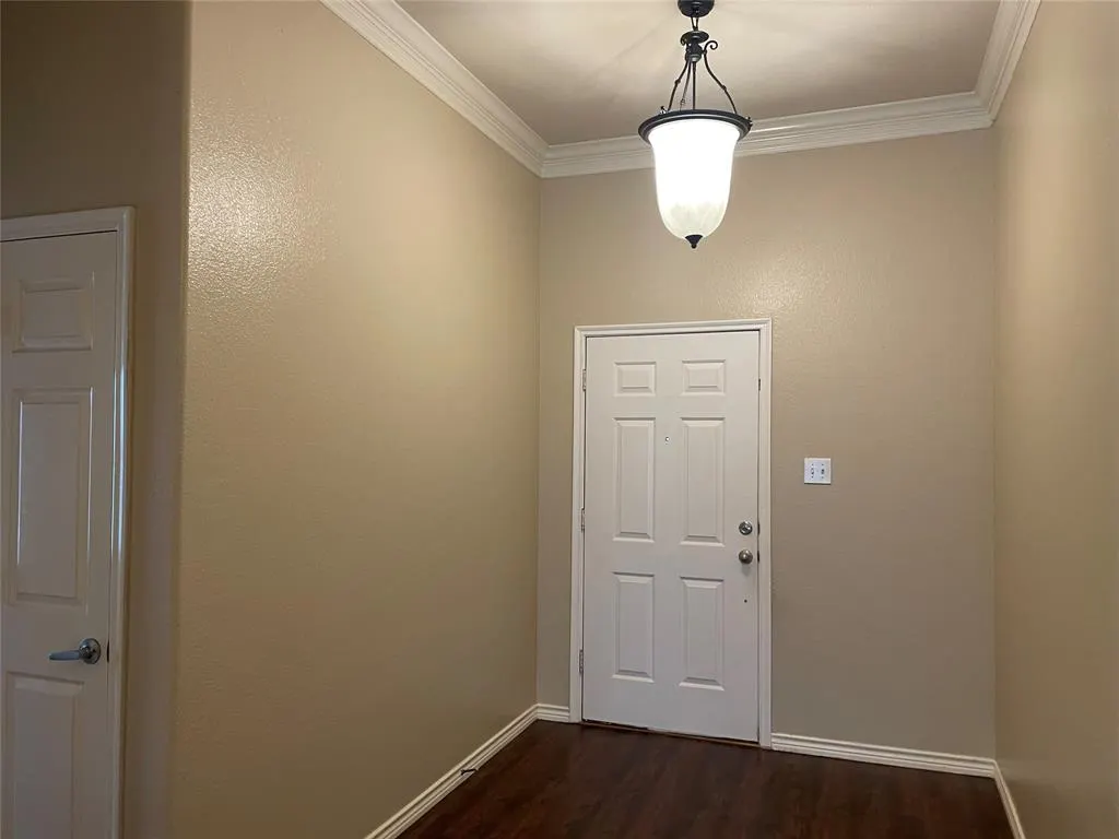 1208 Lazy Lane