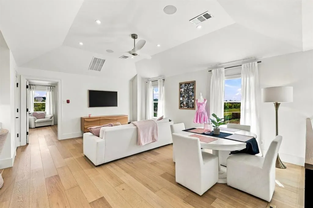4301 Corabelle Lane
