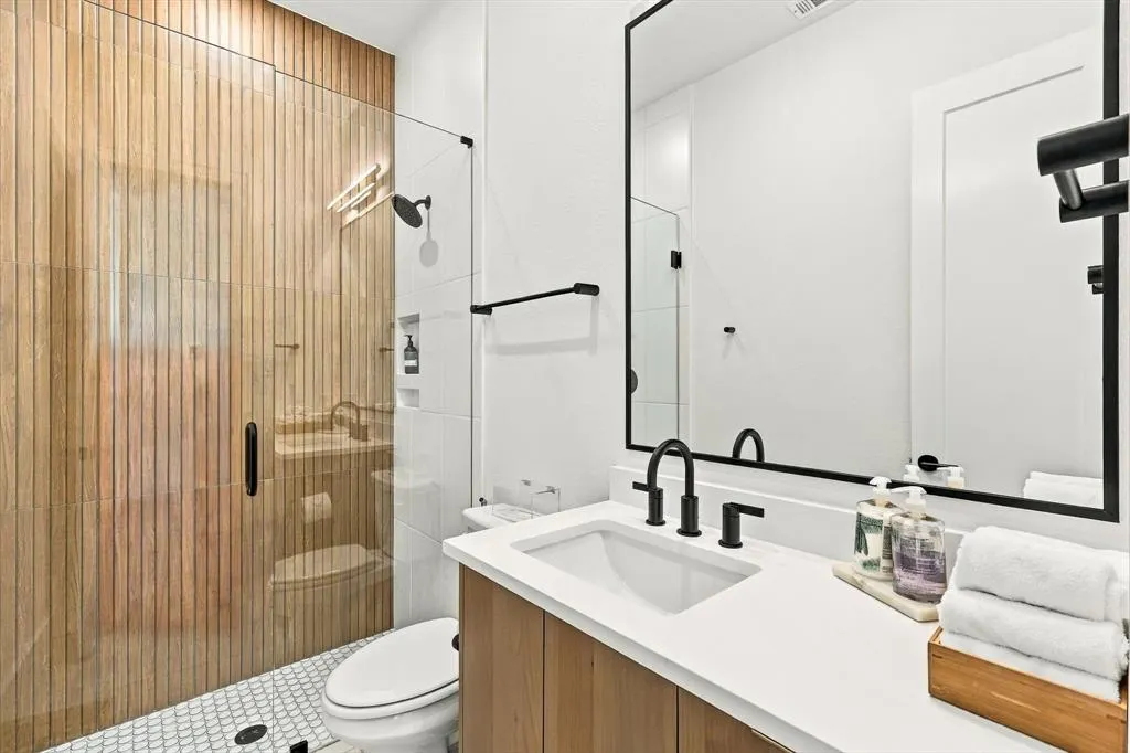 4301 Corabelle Lane