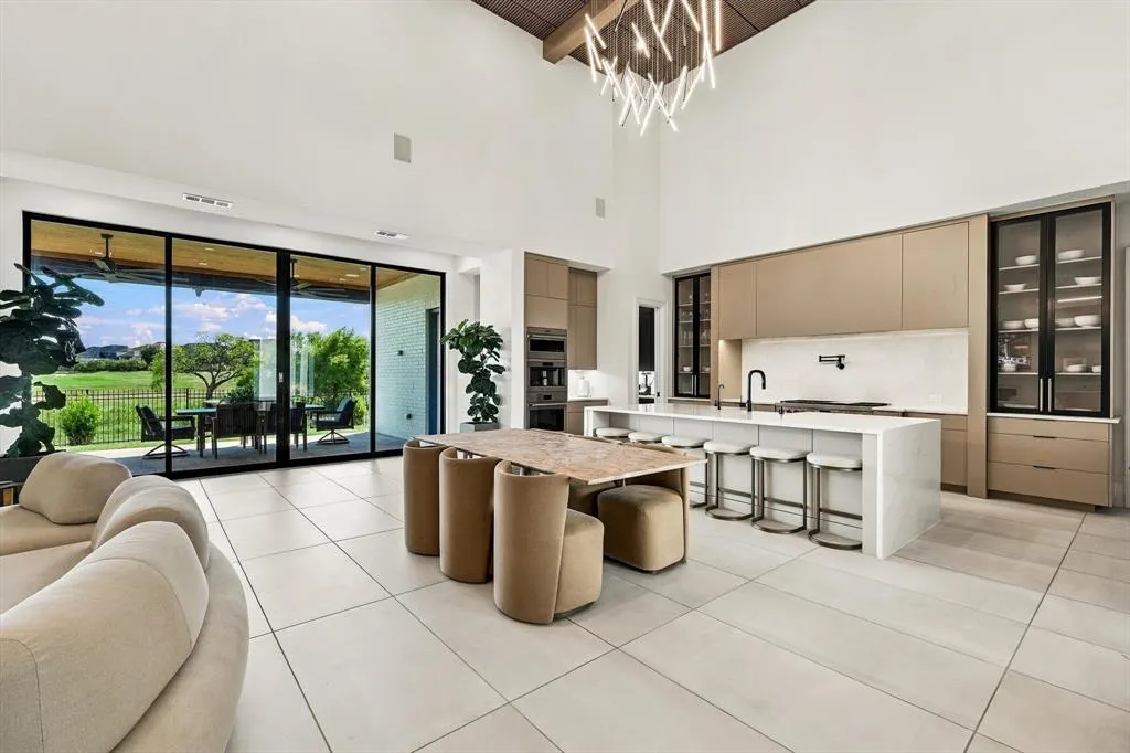 4301 Corabelle Lane