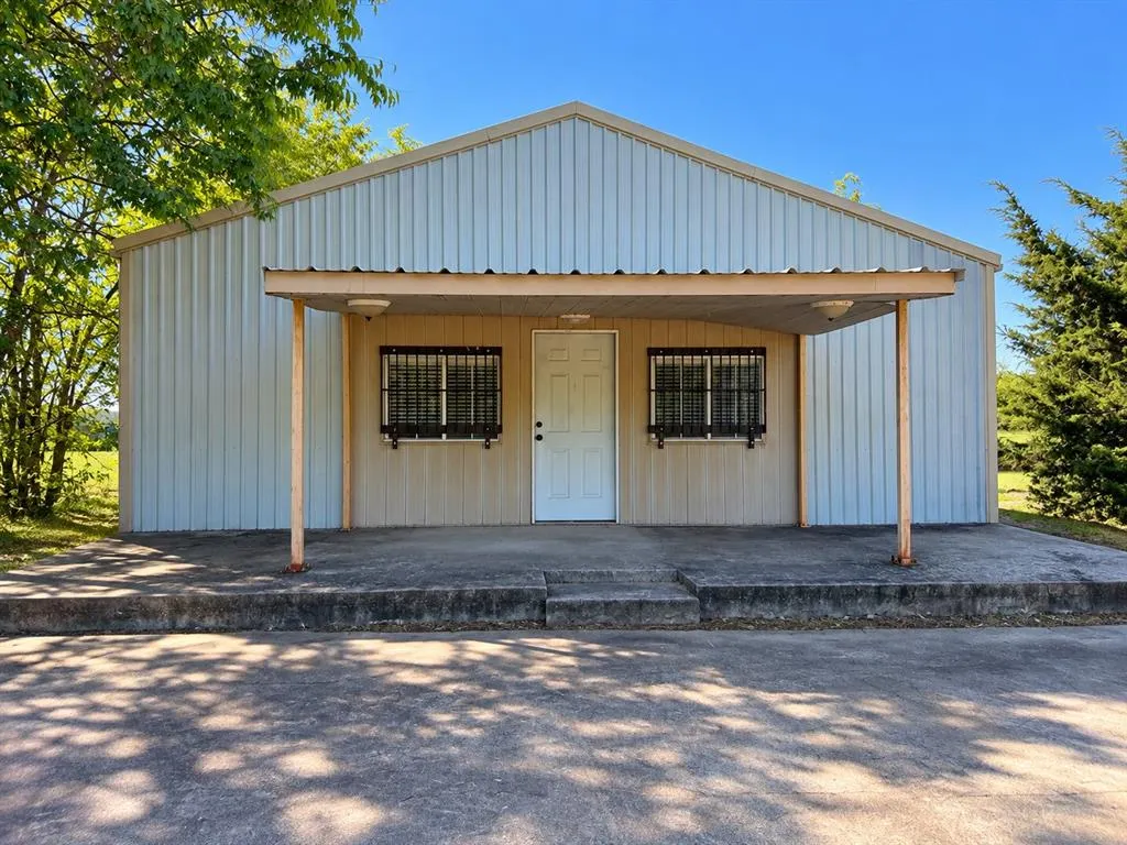 8560 County Road 513