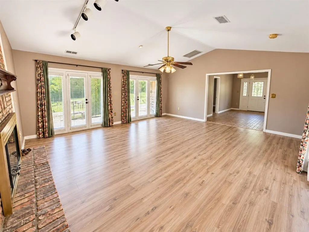 8560 County Road 513