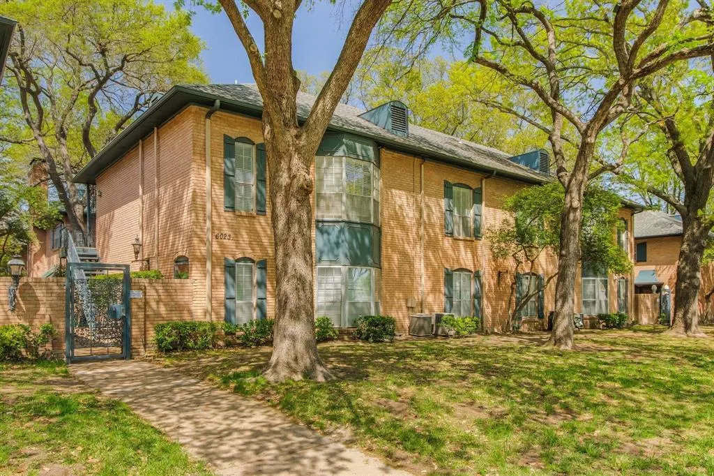 6023 E University Boulevard #204