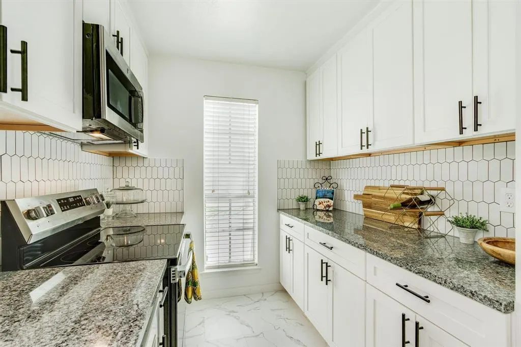 6023 E University Boulevard #204