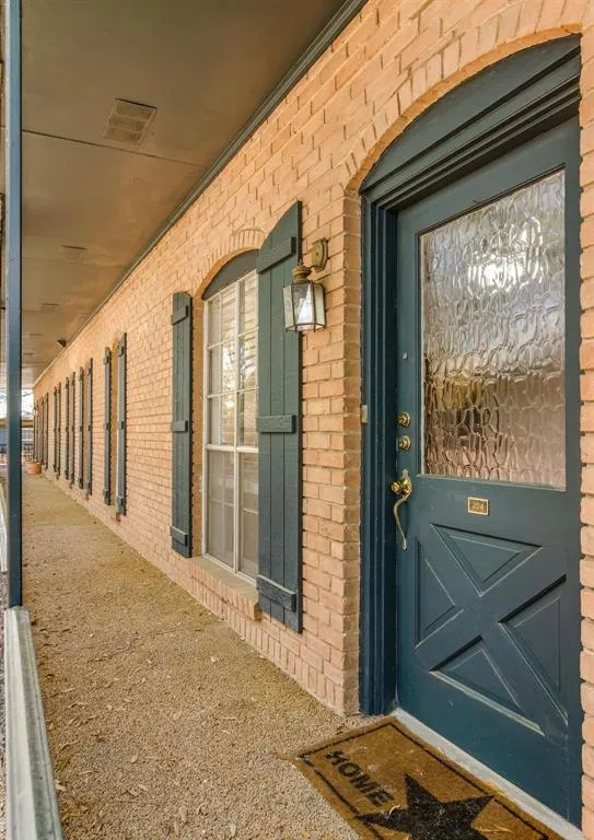 6023 E University Boulevard #204