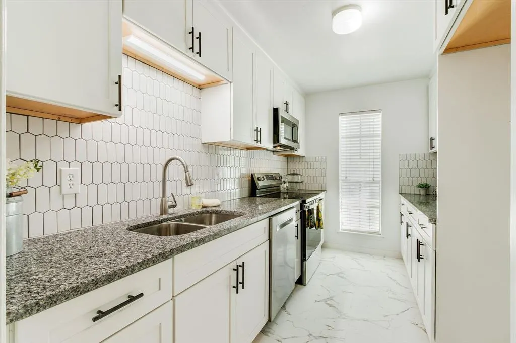 6023 E University Boulevard #204