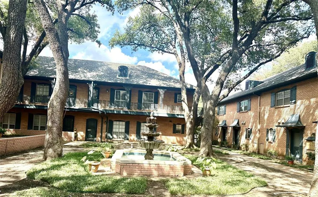 6023 E University Boulevard #204