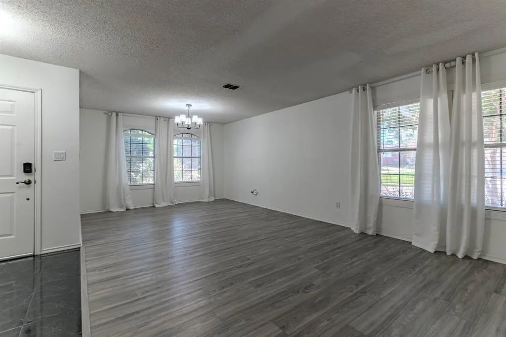 3002 Cedar Crest Drive