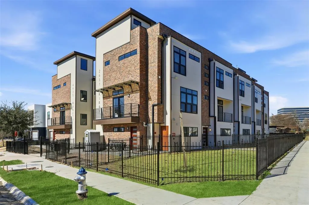 4635 Manett Street #109