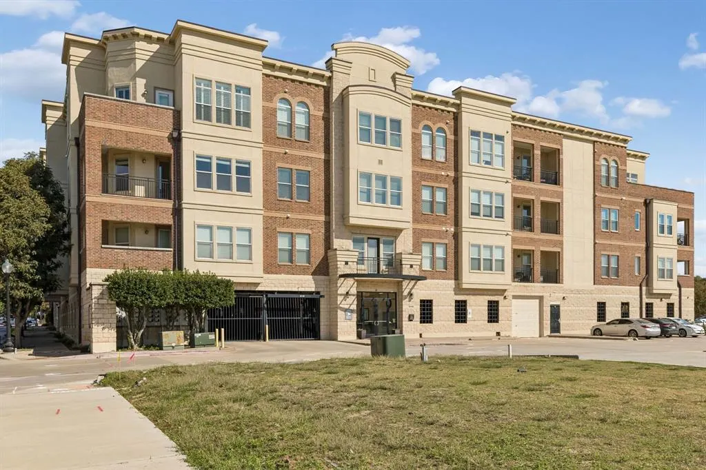 800 E 15th Street #201
