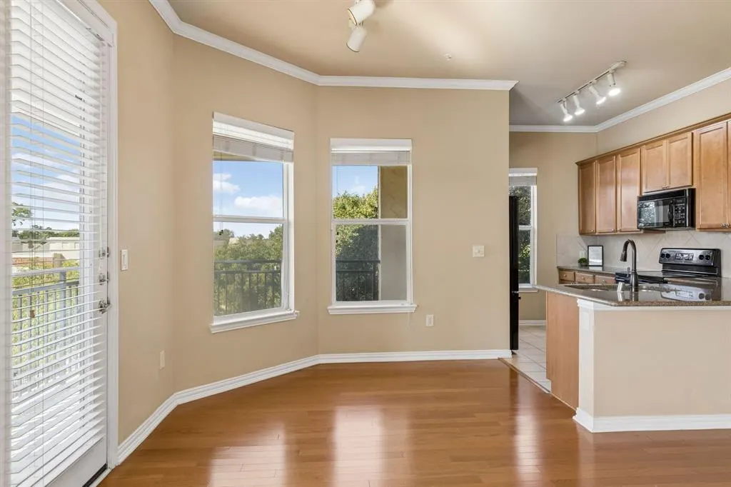 800 E 15th Street #201