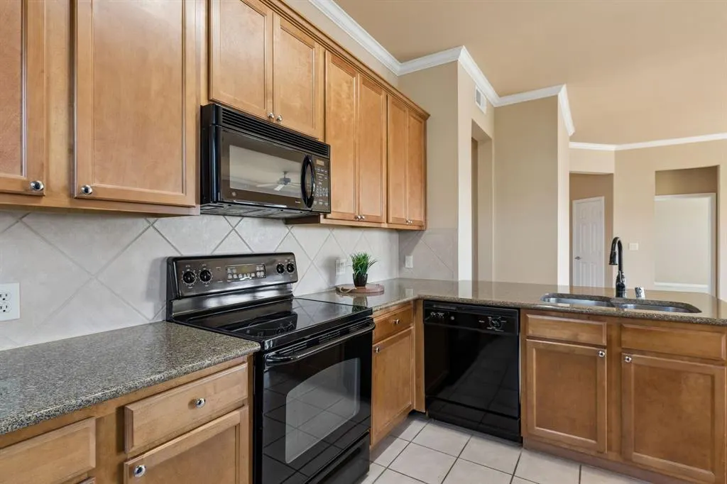 800 E 15th Street #201