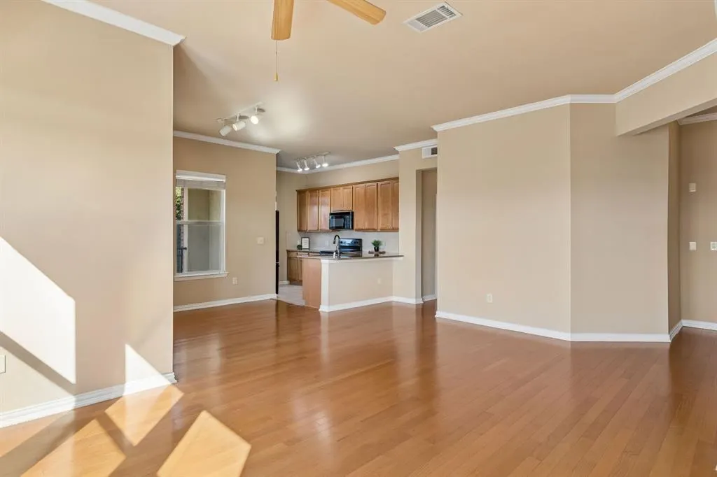 800 E 15th Street #201