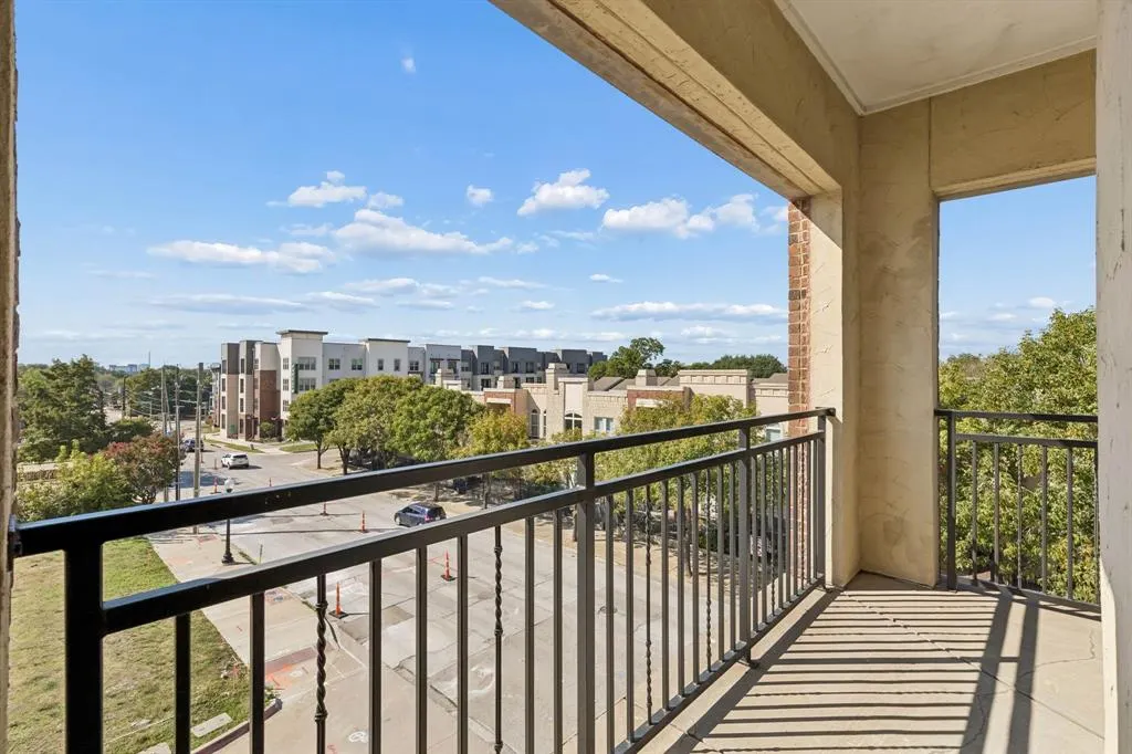 800 E 15th Street #201