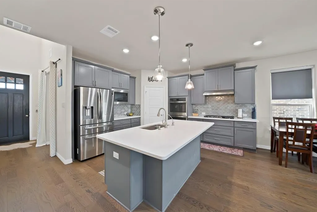 2425 Muirfield Drive