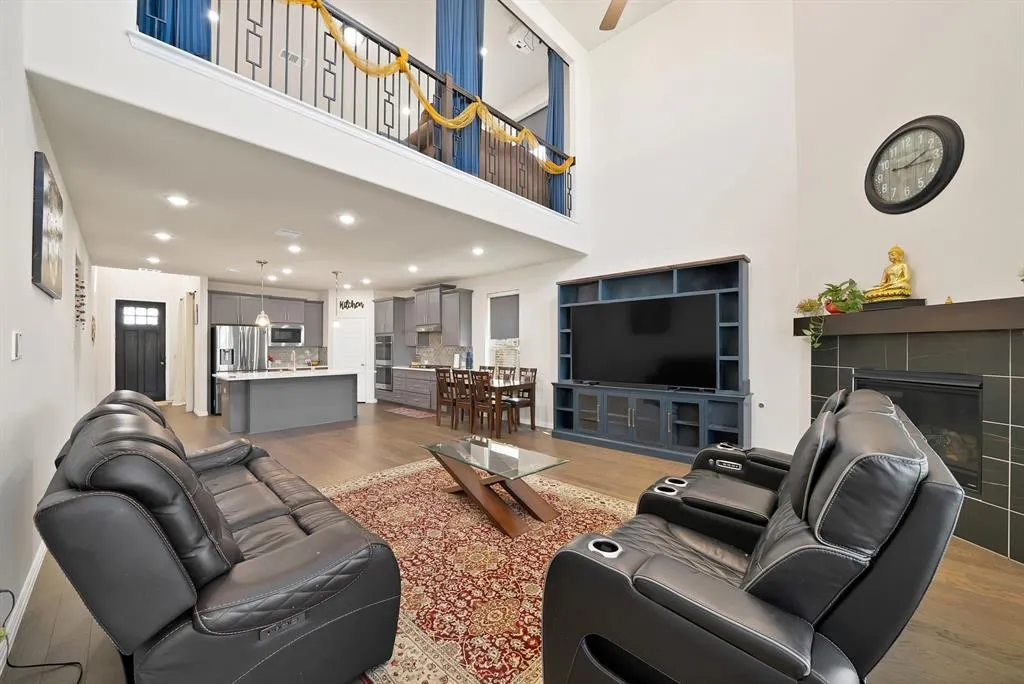 2425 Muirfield Drive
