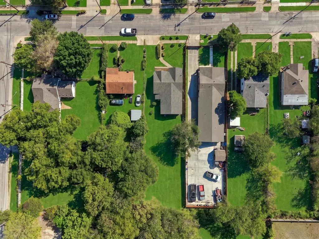 1727 Mentor Avenue