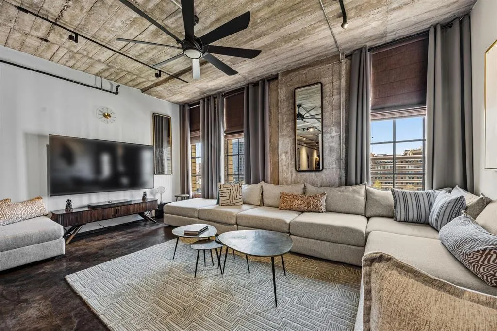 1122 Jackson Street #609