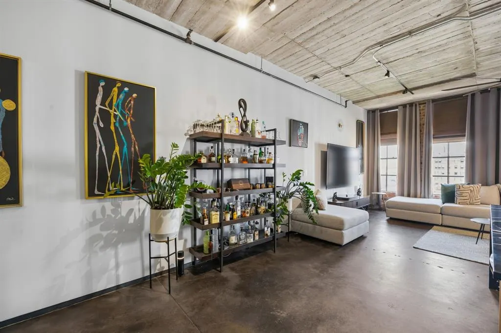 1122 Jackson Street #609
