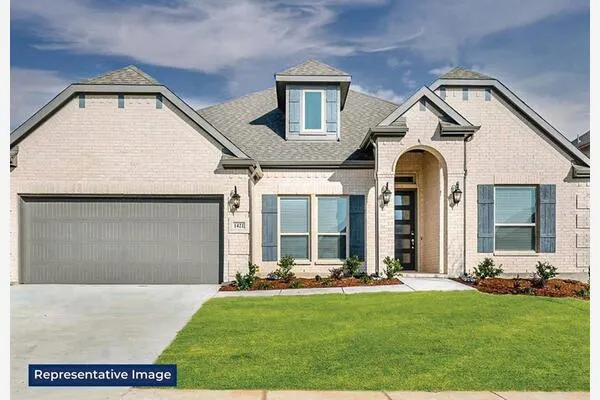 501 Loggia Way