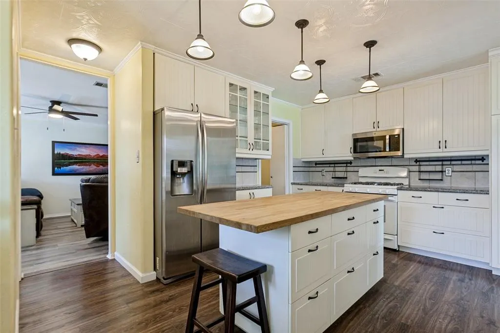 1611 Barclay Drive