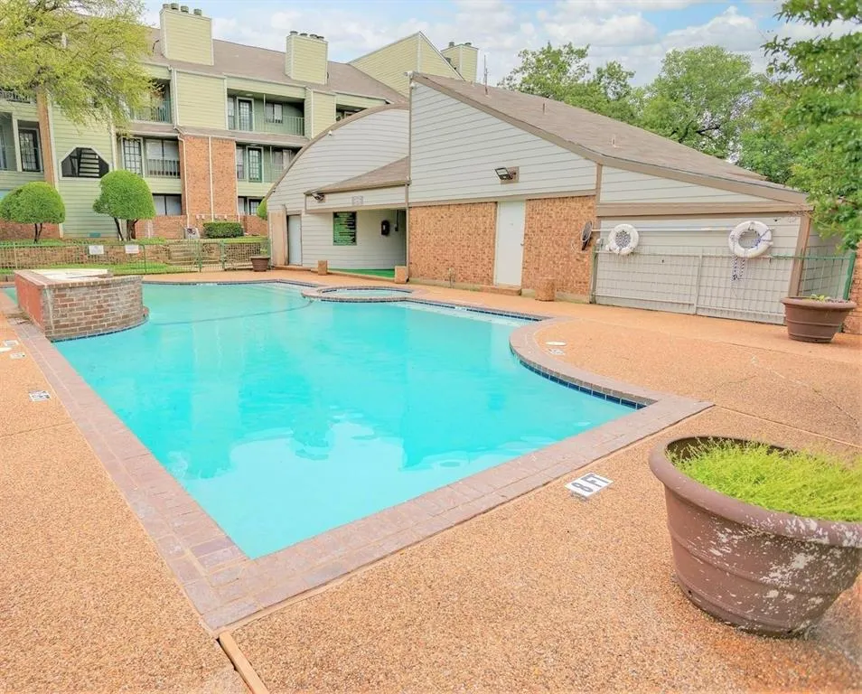 6108 Abrams Road #118