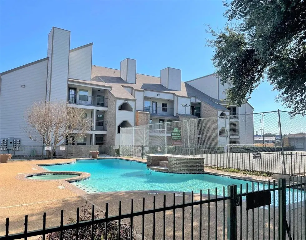 6108 Abrams Road #118